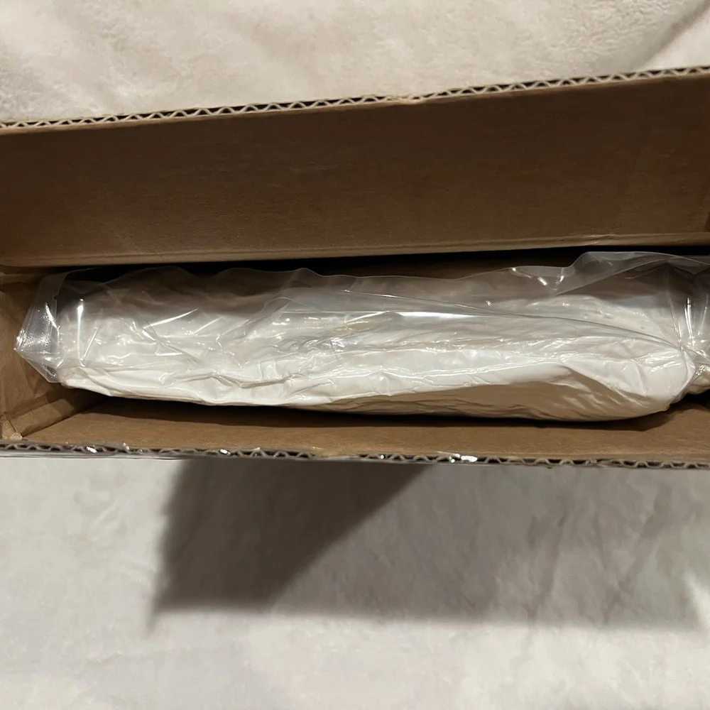 Phantoscope‎ 18 x 18 Pillow Inserts - Pack of 4 Outdoor Water Resistant NewInBox